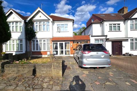 4 bedroom semi-detached house to rent, Holmbrook Drive, NW4