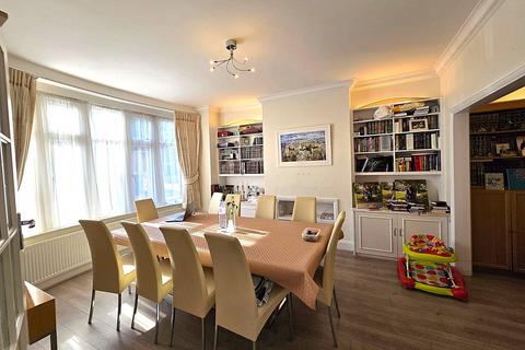 4 bedroom semi-detached house to rent, Holmbrook Drive, NW4
