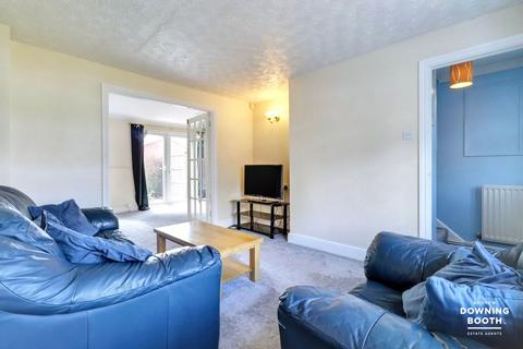 27 Eagle Close, Walsall, WS6 7LA