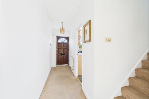6 Gentry Close, Stanford-le-hope, SS17 0HX
