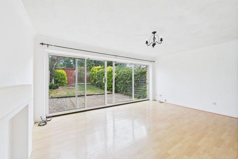 6 Gentry Close, Stanford-le-hope, SS17 0HX