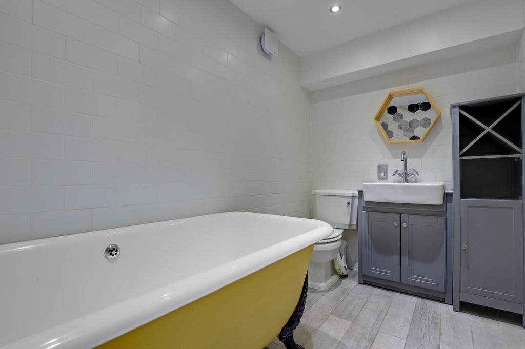 09-450a JHProp Wpen - 5 Southey Street - 25.jpg