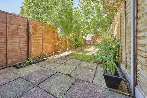 2 bedroom terraced house to rent, Upper Heath Road, Herts AL1