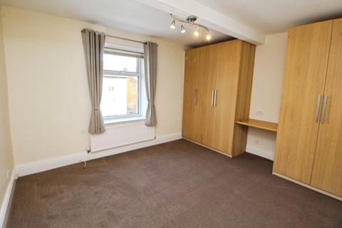 2 bedroom terraced house to rent, Manor Park Road, Derbyshire SK13
