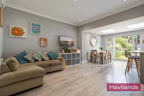 42 Halstead Road, London, N21 3DS