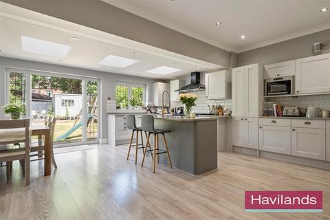 42 Halstead Road, London, N21 3DS