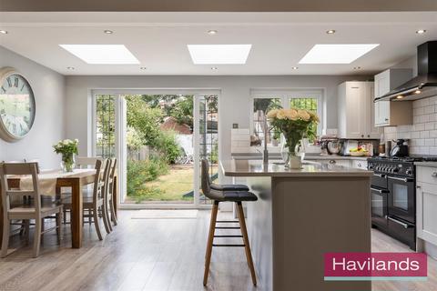 42 Halstead Road, London, N21 3DS