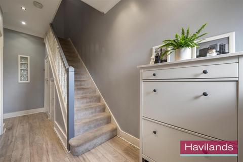 42 Halstead Road, London, N21 3DS