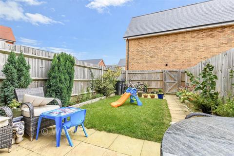 7 Barchamber Way, Gravesend, DA12 2FA