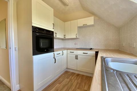 2 bedroom sheltered housing for sale, Fegans Court, Stony Stratford, Milton Keynes