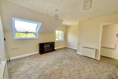 2 bedroom sheltered housing for sale, Fegans Court, Stony Stratford, Milton Keynes
