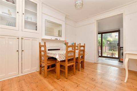 30 Clifton Road, Wallington, SM6 8AN