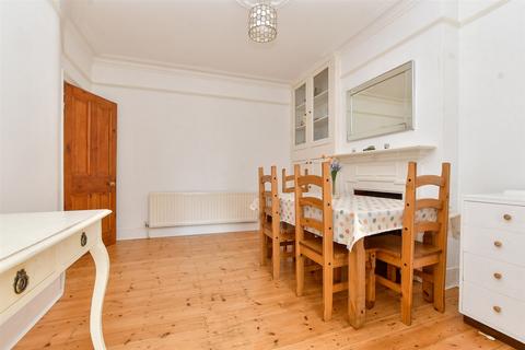 30 Clifton Road, Wallington, SM6 8AN