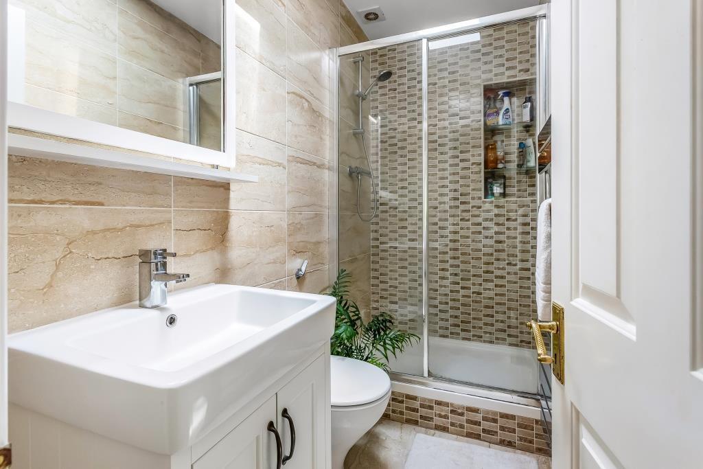 .shower room.jpg