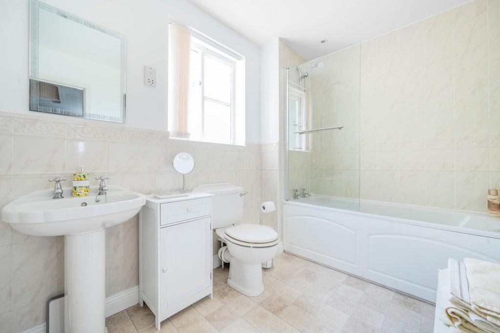 Bathroom.jpg