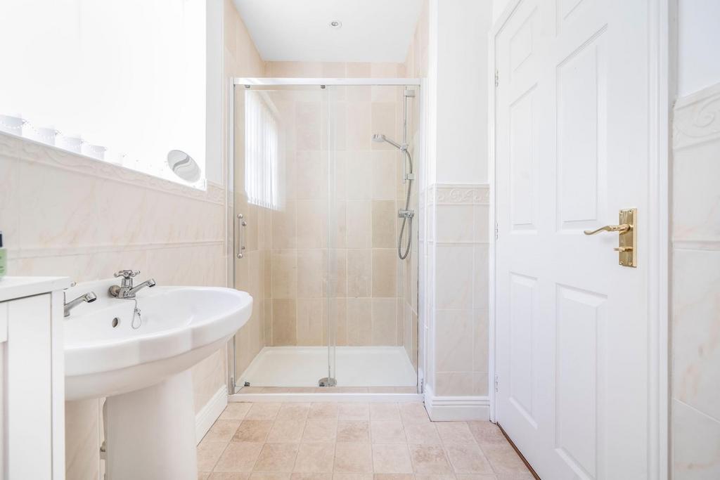Ensuite.jpg