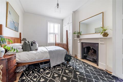 2 bedroom flat for sale, Holly Avenue, Jesmond, NE2