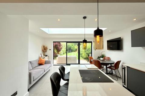 3 Conway Road, Shirley, Solihull, B90 4RE