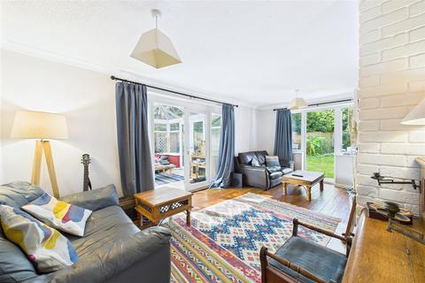 2 bedroom detached bungalow for sale, Detached Bungalow in Central Clevedon