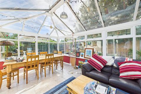 2 bedroom detached bungalow for sale, Detached Bungalow in Central Clevedon