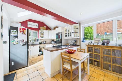 2 bedroom detached bungalow for sale, Detached Bungalow in Central Clevedon