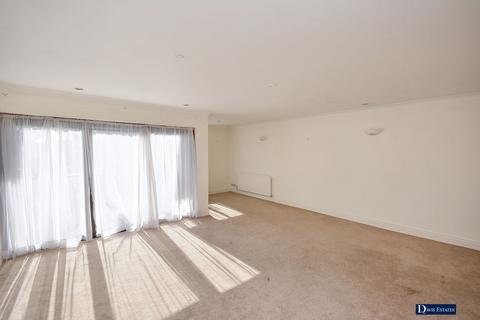 12 Ridgemont Place, Hornchurch, RM11 3LQ