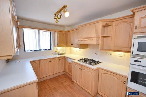 12 Ridgemont Place, Hornchurch, RM11 3LQ