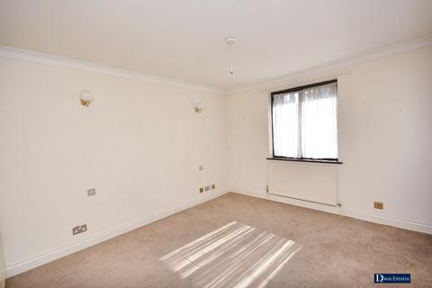12 Ridgemont Place, Hornchurch, RM11 3LQ