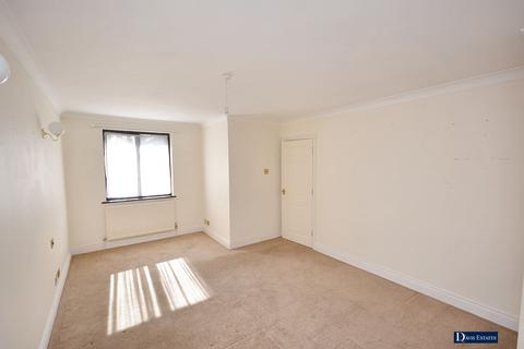 12 Ridgemont Place, Hornchurch, RM11 3LQ
