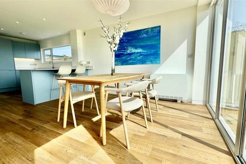 undefined, Braunton EX33