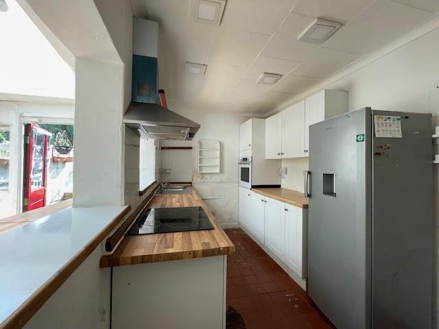 Kitchen1.jpg