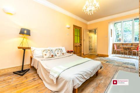 2 bedroom flat to rent, Queensdown Road, London, E5