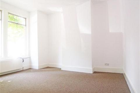 2 bedroom flat for sale, Newbury Road, Highams Park E4
