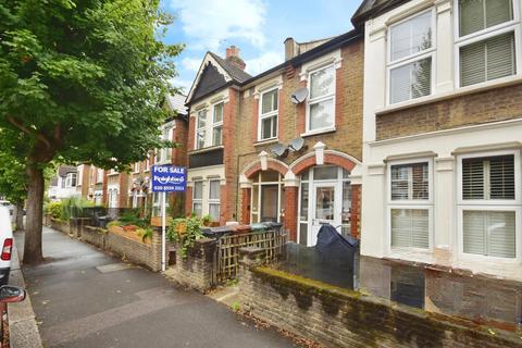 2 bedroom flat for sale, Newbury Road, Highams Park E4