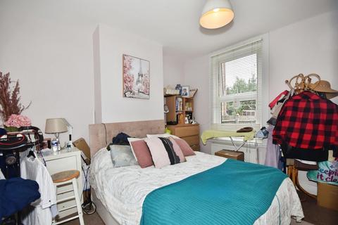 2 bedroom flat for sale, Newbury Road, Highams Park E4