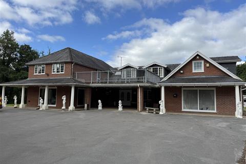 6 bedroom detached house for sale, Tabernacle Road, Glanamman, Ammanford