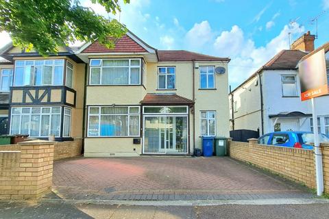 Moat Drive, Harrow HA1