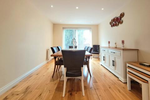 undefined, Moat Drive, Harrow HA1