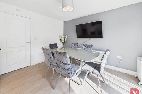 undefined, Airedale Gardens, Dunstable LU5
