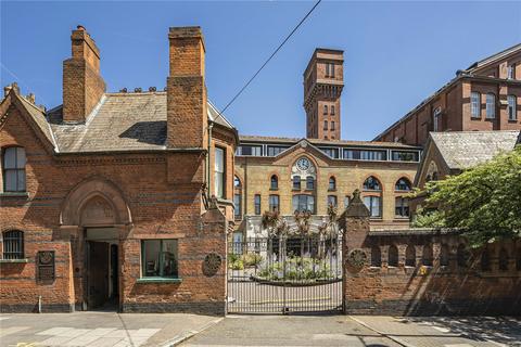 undefined, Fairfield Road, London, E3
