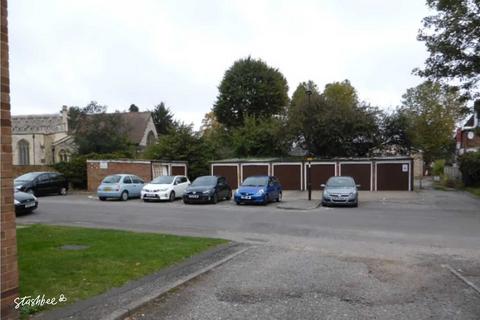 Garage to rent, All Saints Close, London N9