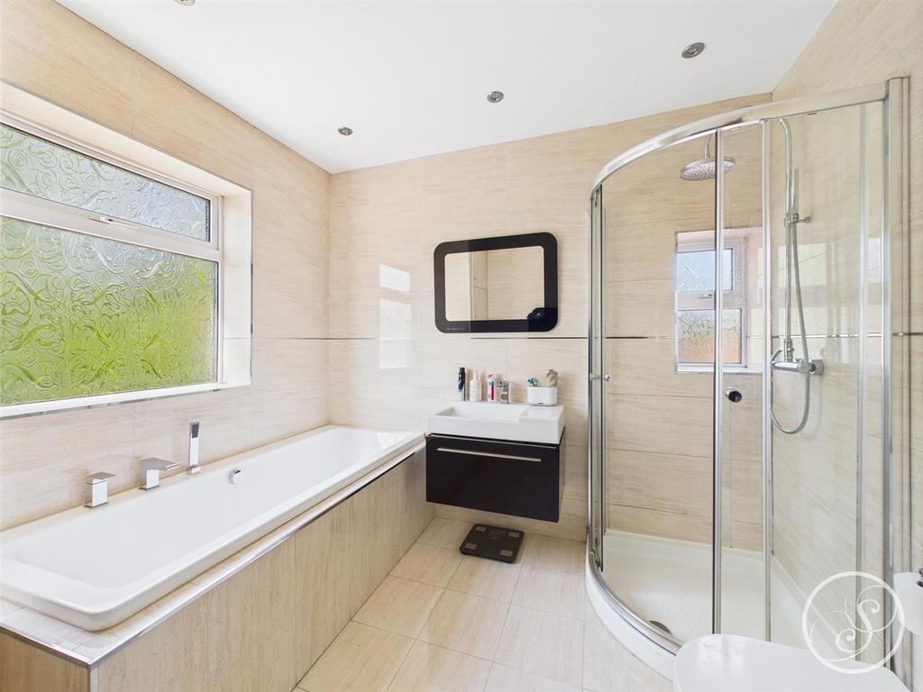 Main Bathroom
