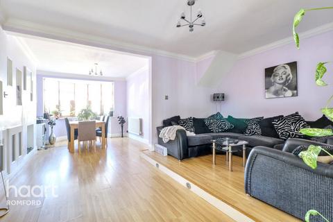 undefined, Bridport Avenue, Romford, RM7 9HL