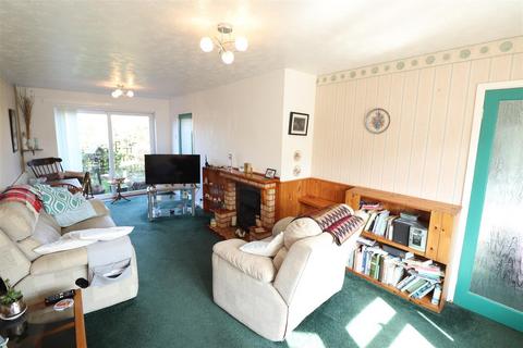 2 Anne Close, Higham Ferrers, Rushden, NN10 8JT