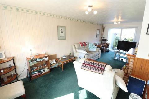 2 Anne Close, Higham Ferrers, Rushden, NN10 8JT