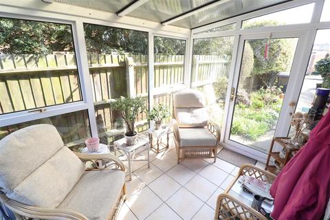 2 Anne Close, Higham Ferrers, Rushden, NN10 8JT