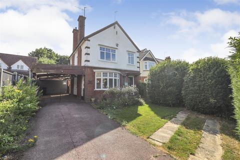 3 bedroom detached house for sale, Wellingborough Road, Rushden NN10