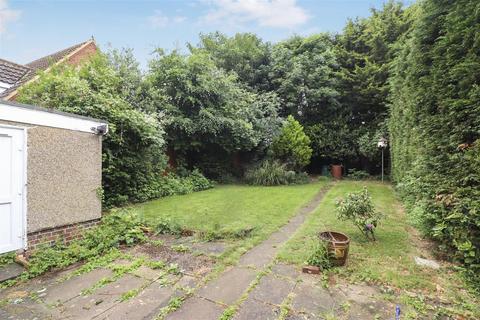 3 bedroom detached house for sale, Wellingborough Road, Rushden NN10