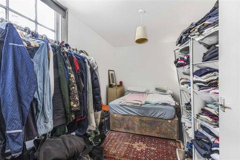 8b Columbia Road, London, E2 7NN