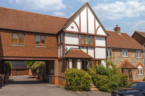 3 Walhatch Close, Forest Row, RH18 5GT